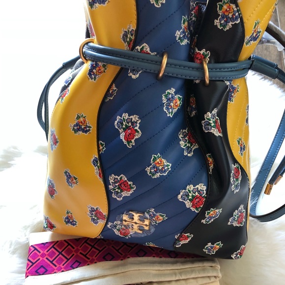 kira chevron floral patchwork bucket bolsa